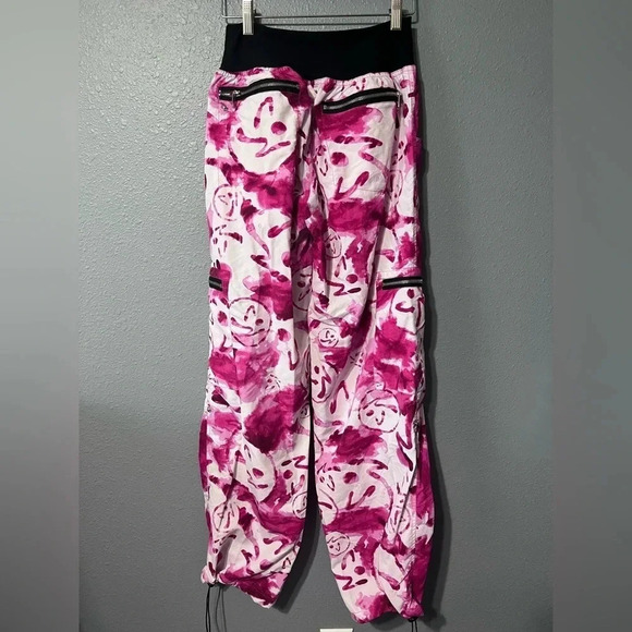 Zumba Sz LG Cargo Athletic Pants Joggers Pink/White dance activewear NWT - Picture 2 of 4